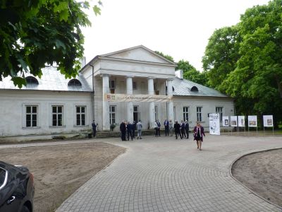 Podpisanie Deklaracji poparcia inicjatywy utworzenia w Pałacu w Dębinkach Muzeum Cypriana Norwida., foto nr 2, 