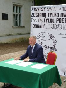 Podpisanie Deklaracji poparcia inicjatywy utworzenia w Pałacu w Dębinkach Muzeum Cypriana Norwida., foto nr 9, 