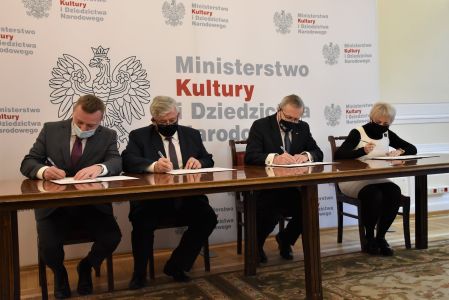 Podpisanie oficjalnej  umowy z Ministrem Kultury i Dziedzictwa Narodowego., foto nr 2, 