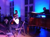 Koncert "Narodzenie-pastorałki świata" w wykonaniu Magdaleny Howorskiej oraz Macieja Fortuny. Występy dzieci i młodzieży z terenu gminy Zabrodzie., foto nr 16, 